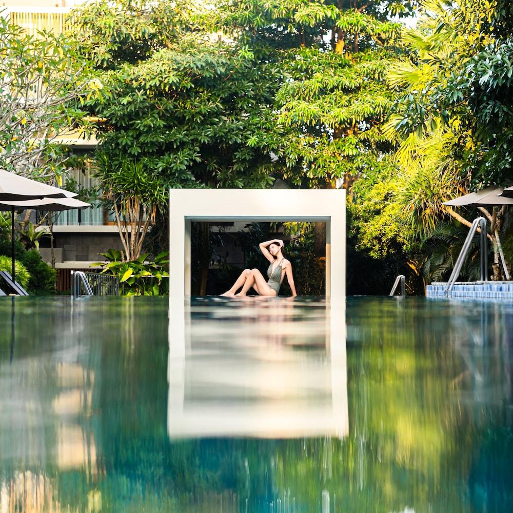 Royal Kamuela & At Monkey Forest (adults Only)
